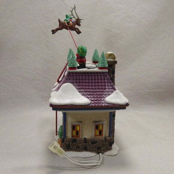 Dept 56 Santa's Reindeer Rides North Pole Series Christmas Village House 2002 - Picture 4 of 11